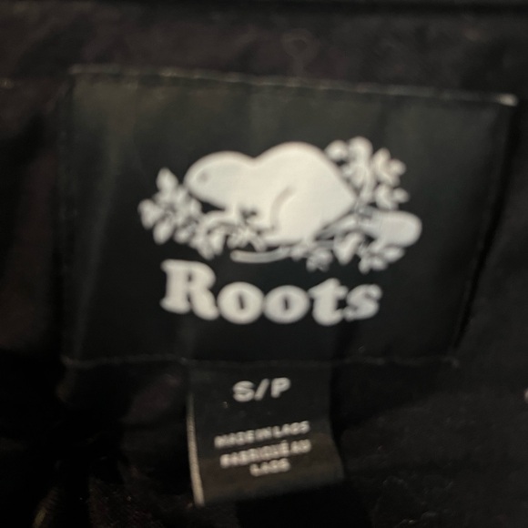 Red Checkered Plaid Button Up Roots Flannel - Picture 2 of 4